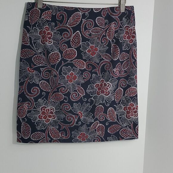 Talbots Floral Knee Length Pencil Skirt Size 6 NWOT - Picture 4 of 6